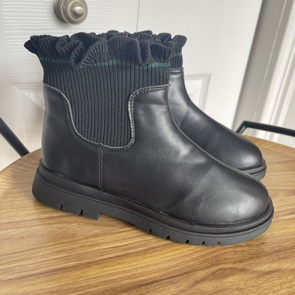 Booties Black Chelsea Big Girls Ankle Boots Size 6 Side Zip New - Picture 1 of 16